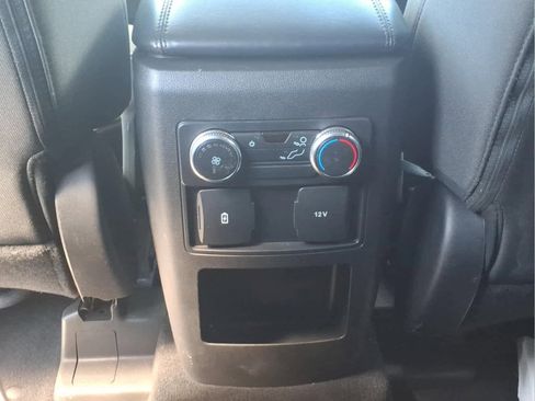 Used 2021 Ford Explorer XLT AWD/4WD image 28