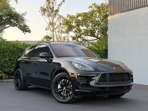 Used 2020 Porsche Macan Turbo image 1