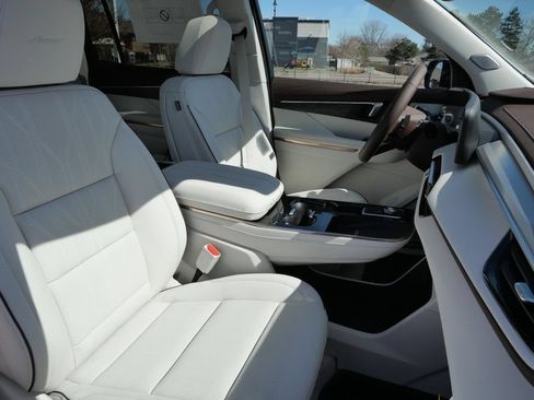 New 2026 Buick Enclave Avenir w/ Super Cruise Package AWD/4WD image 29