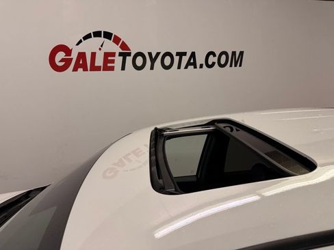 Used 2025 Honda Ridgeline Black Edition image 8