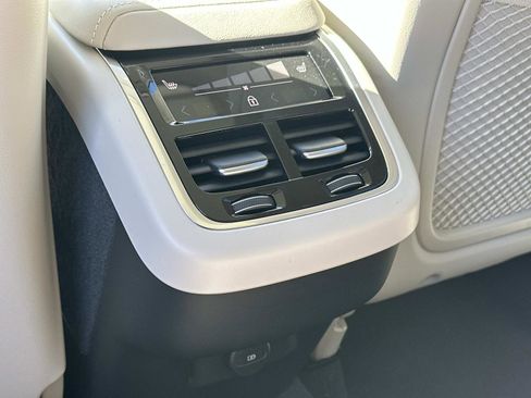 New 2026 Volvo XC60 B5 Ultra w/ Climate Package image 10