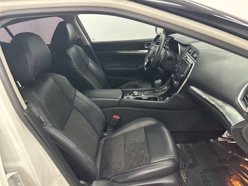 Used 2017 Nissan Maxima SR w/ Midnight Edition image 27