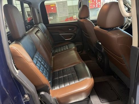 Certified 2019 Nissan Titan Platinum Reserve w/ Platinum Utility Package image 11
