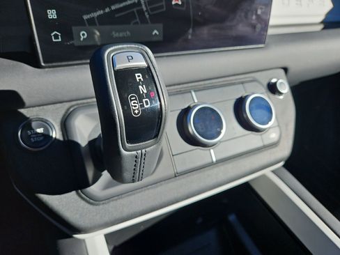 Used 2025 Land Rover Defender 110 S image 26