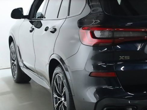 Used 2020 BMW X5 M50i w/ Premium Package image 43