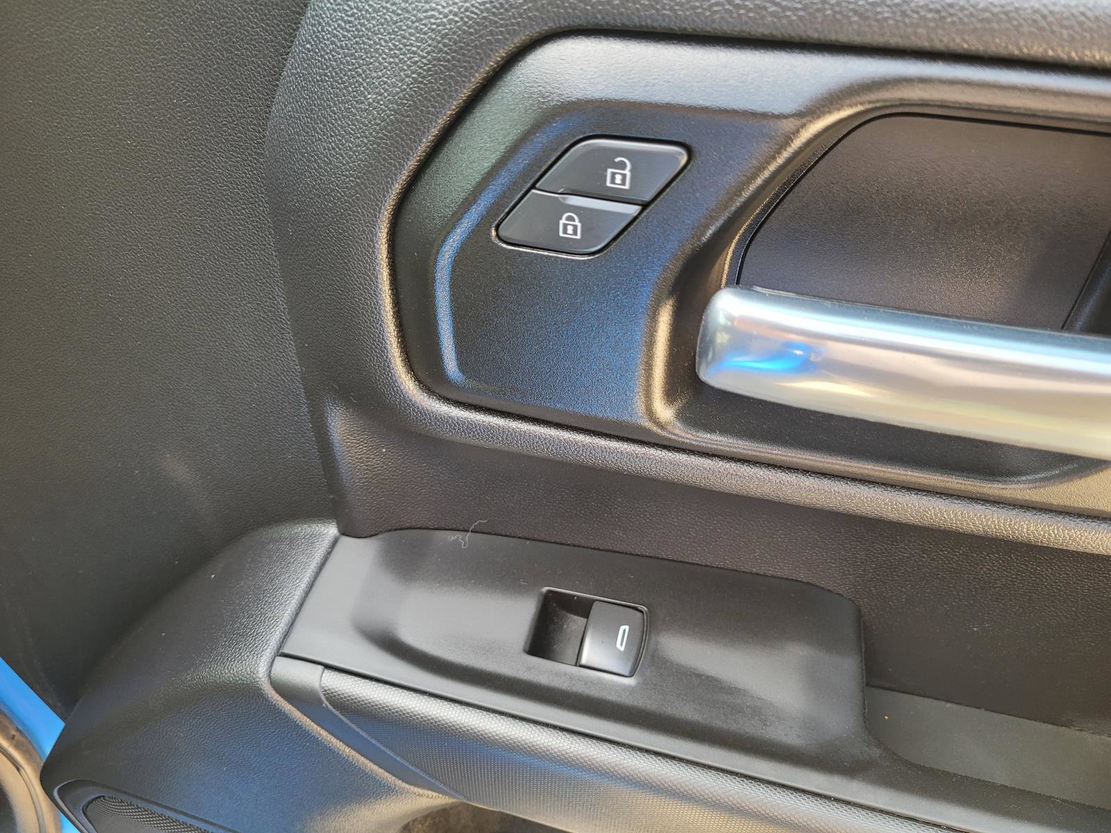 Used 2025 Chevrolet Silverado 1500 Custom RWD image 9