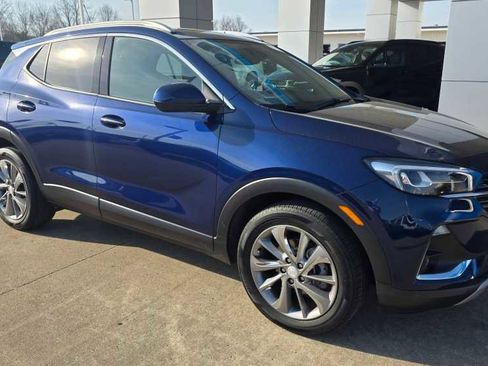 Used 2023 Buick Encore GX Essence w/ Experience Buick Package image 7