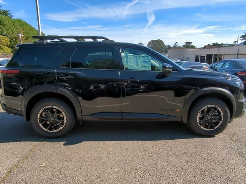 New 2025 Nissan Pathfinder Rock Creek image 4