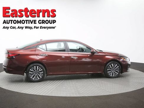 Used 2023 Nissan Altima 2.5 SV FWD image 43