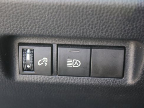 Used 2022 Toyota RAV4 XLE image 25