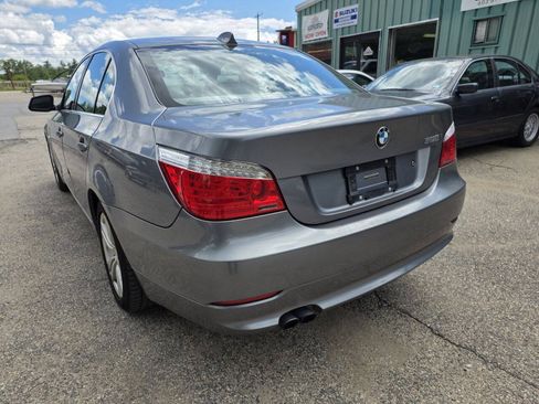 Used 2010 BMW 528i xDrive Sedan AWD/4WD image 11