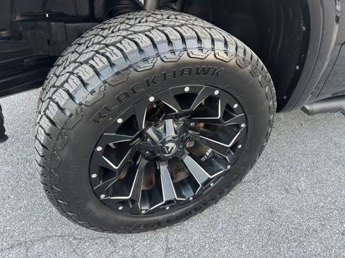 Used 2018 Nissan Titan PRO-4X w/ Pro-4x Convenience Package AWD/4WD image 29
