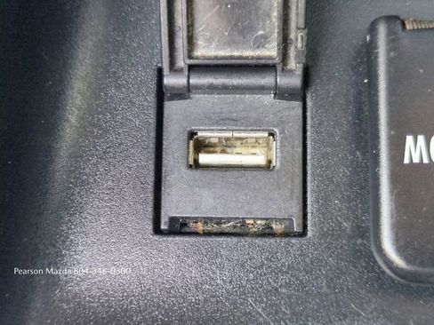 Used 2022 Toyota Prius LE image 22