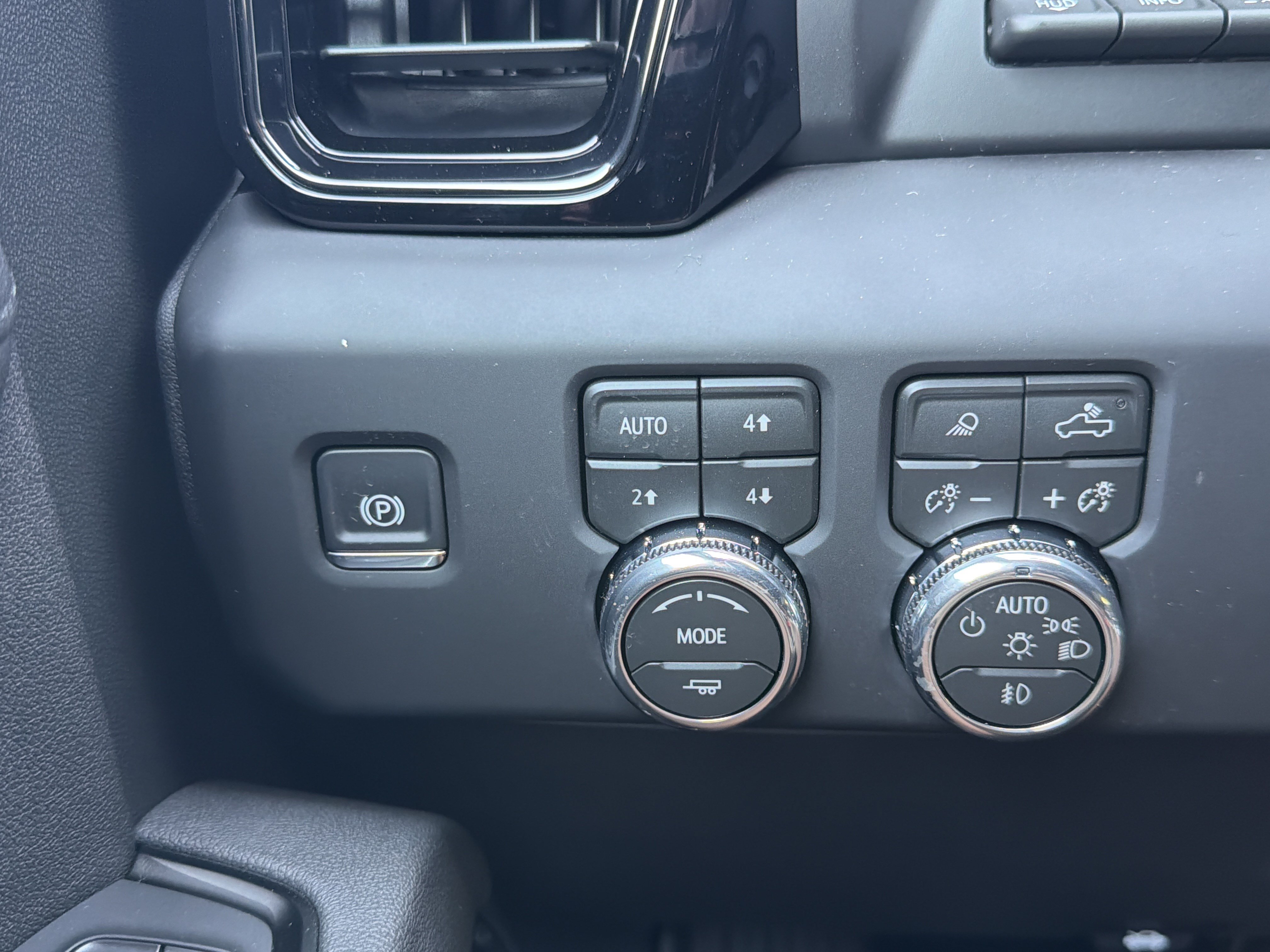 New 2026 GMC Sierra 1500 AT4 w/ AT4 Premium Package AWD/4WD image 31