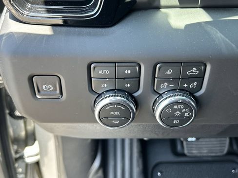 New 2026 GMC Sierra 3500 AT4 w/ AT4 Premium Plus Package AWD/4WD image 18