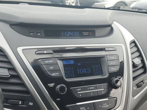 Used 2016 Hyundai Elantra SE image 26