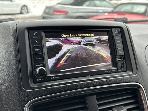Used 2017 Dodge Grand Caravan SE w/ Power Window Group FWD image 16