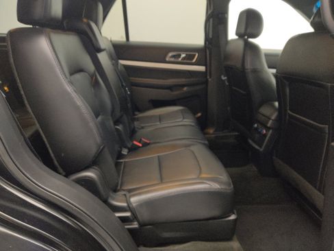 Used 2016 Ford Explorer XLT w/ Equipment Group 202A AWD/4WD image 19