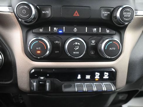 Used 2021 RAM 1500 Laramie AWD/4WD image 15