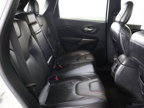 Used 2019 Jeep Cherokee Limited AWD/4WD image 37
