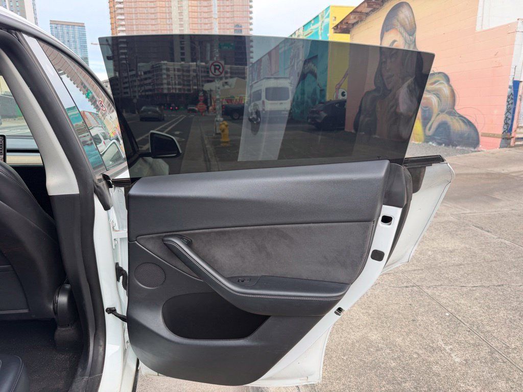 Used 2021 Tesla Model Y Long Range AWD/4WD image 11