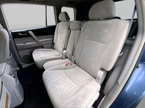 Used 2013 Toyota Highlander Plus FWD image 20