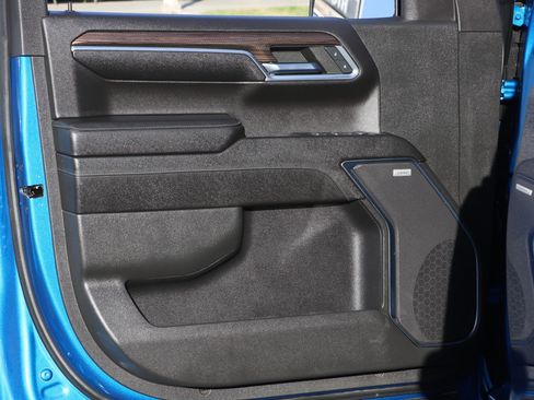 Used 2023 Chevrolet Silverado 1500 LT Trail Boss w/ Convenience Package II image 10