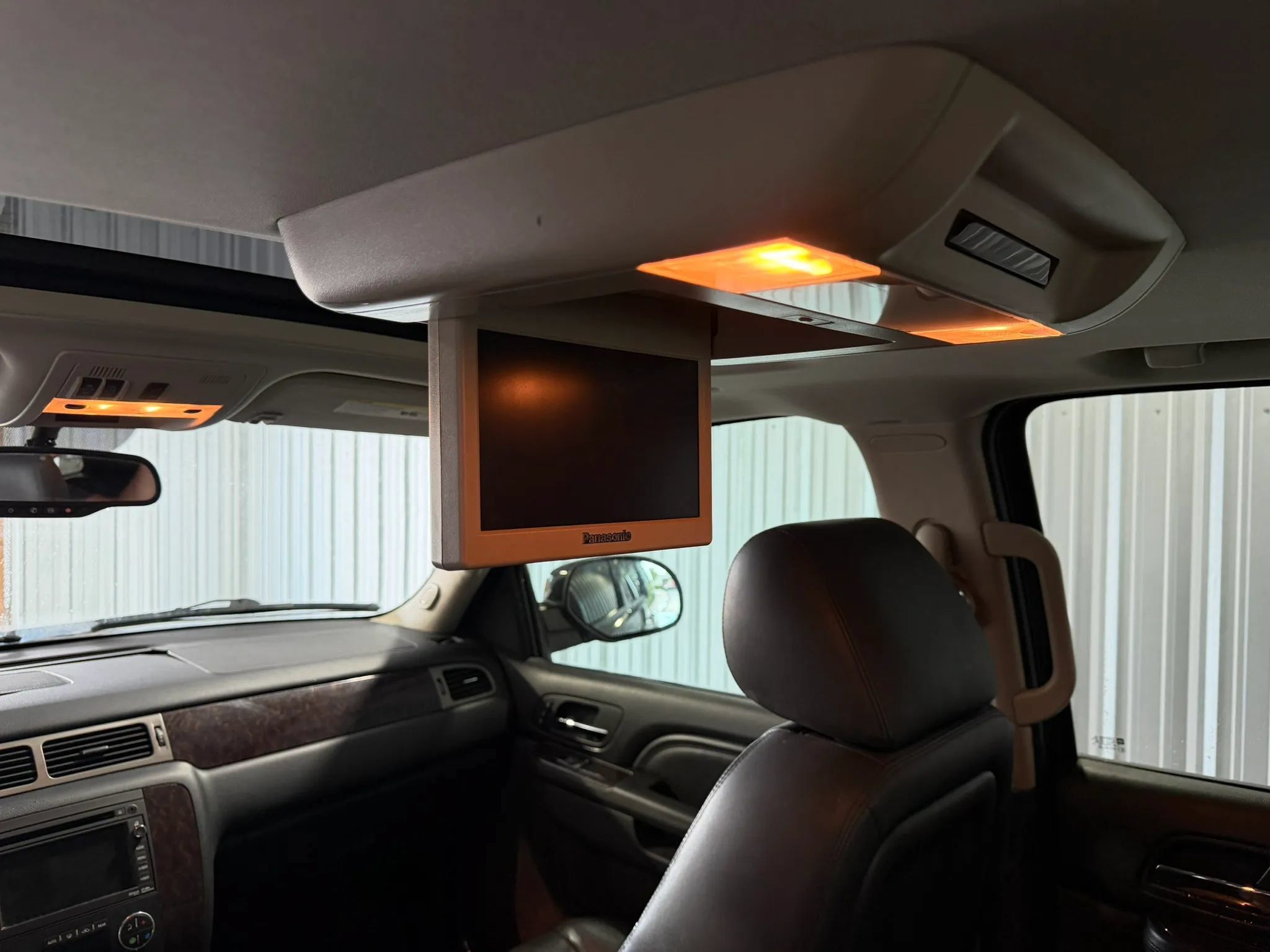 Used 2011 GMC Yukon Denali RWD image 15