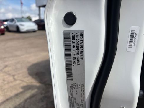 Used 2025 Jeep Compass Trailhawk AWD/4WD image 28
