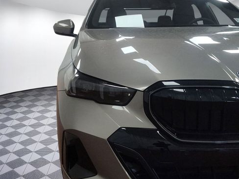 Used 2025 BMW i5 xDrive40 image 10