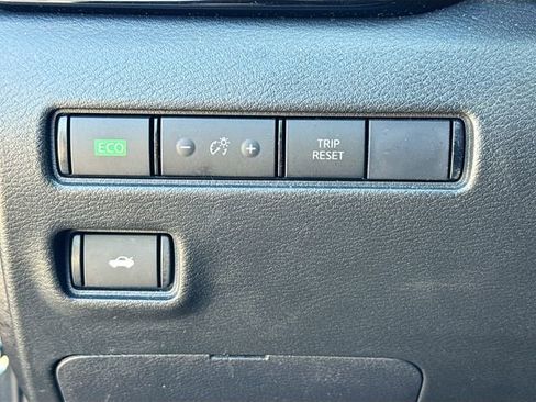 Used 2023 Nissan Sentra SV w/ All-Weather Package FWD image 9