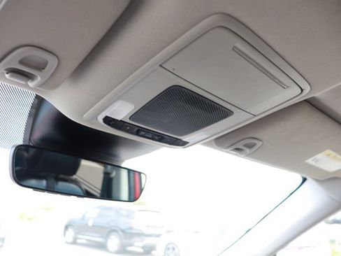 Used 2025 Honda Pilot EX-L image 33