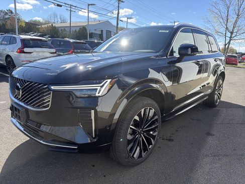 New 2026 Volvo XC90 T8 Plus w/ Protection Package Premier AWD/4WD image 2