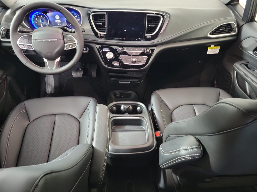New 2027 Chrysler Pacifica Select FWD image 14