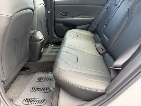 New 2026 Hyundai Elantra SEL Sport FWD image 15