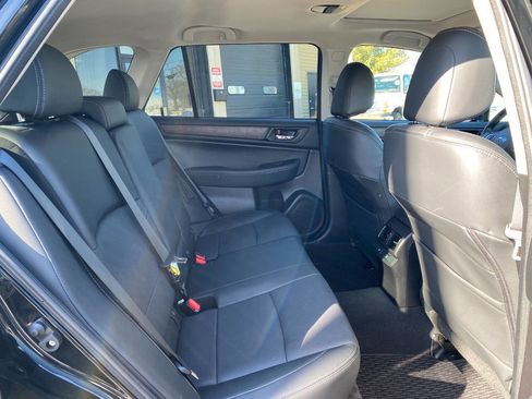 Used 2016 Subaru Outback 3.6R Limited image 29