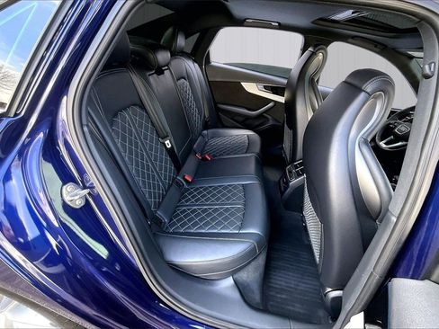 Used 2021 Audi S4 Prestige w/ Prestige Package image 25