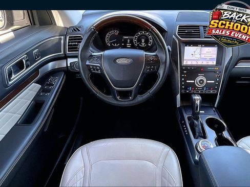 Used 2019 Ford Explorer Platinum AWD/4WD image 5