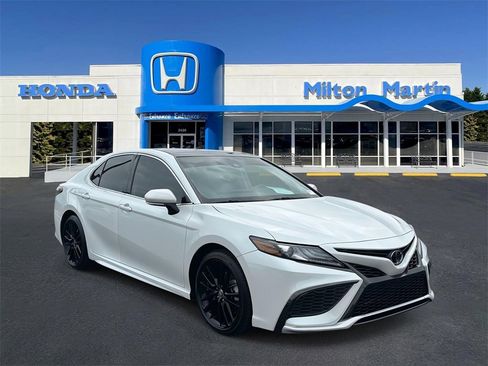 Used 2022 Toyota Camry XSE image 1