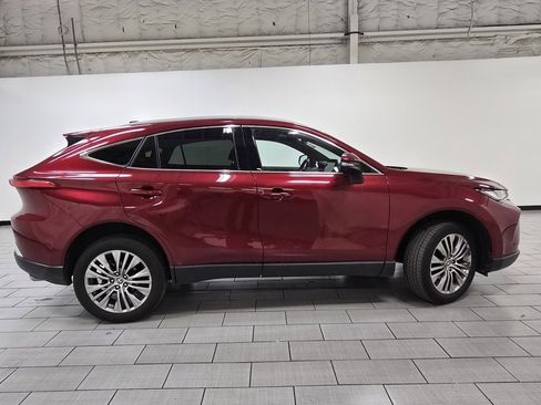 Certified 2024 Toyota Venza Limited image 17