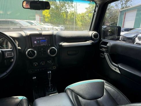Used 2017 Jeep Wrangler Unlimited Sahara w/ Max Tow Package AWD/4WD image 16
