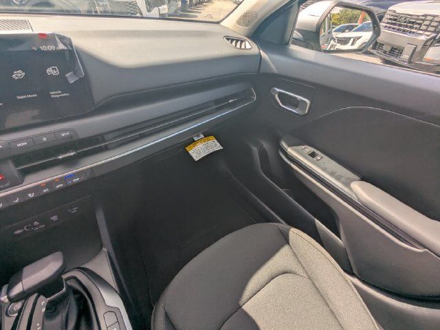 New 2026 Kia K4 FWD image 18