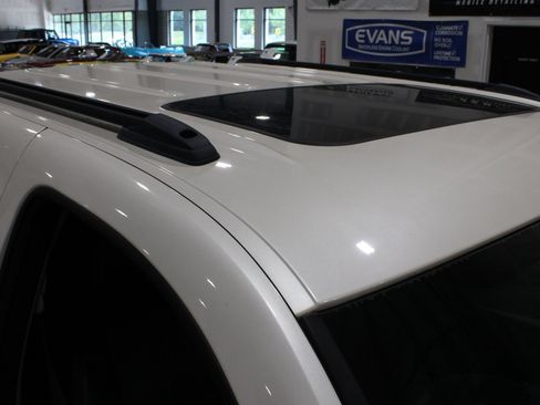 Used 2008 Chevrolet Avalanche LTZ w/ LTZ Preferred Equipment Group AWD/4WD image 36