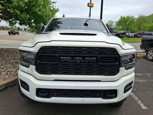 Used 2024 RAM 2500 Limited AWD/4WD image 2