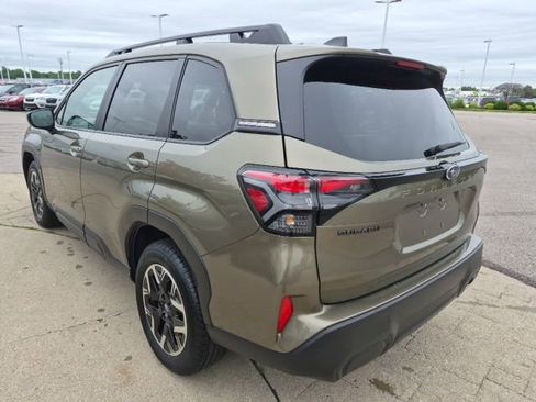 Certified 2025 Subaru Forester Premium AWD/4WD image 8