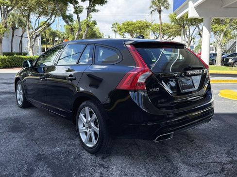 Used 2015 Volvo V60 T5 image 5