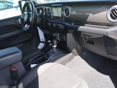 Used 2020 Jeep Wrangler Unlimited Sahara AWD/4WD image 27