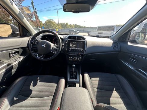 Used 2024 Mitsubishi Outlander Sport SE image 16
