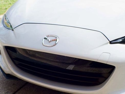 Used 2018 MAZDA MX-5 Miata Grand Touring RWD image 12