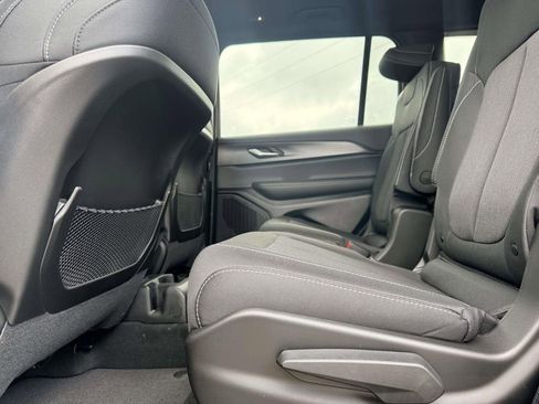 New 2026 Jeep Grand Cherokee L 2WD image 24